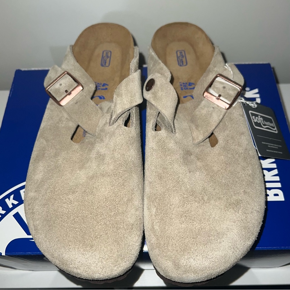 Birkenstock Boston Soft Footbed in Taupe Suede